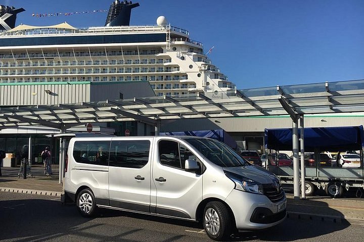 Comfortable minibus hire for group travel to Southampton Port, Minibus Hotel Transfer to Southampton, Minibus Airport Transfer to Southampton, minibus for hotel transfer to Southampton Cruise Ferry Port