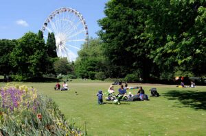 theme park minibus hire