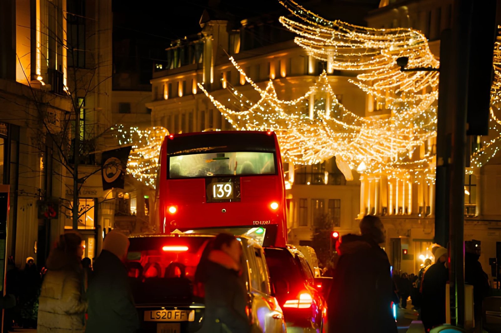 Christmas Lights Minibus Tour London | London Skyline